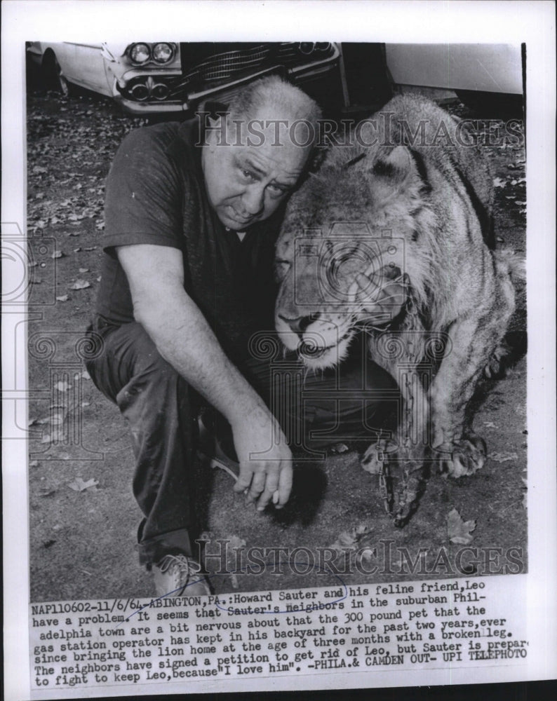 1964 Press Photo Howard Sauter and Pet, Leo, Make Neighbors Nervous - Historic Images