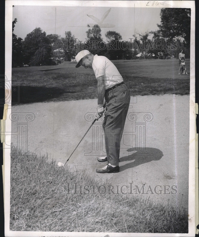 1961 Press Photo Mass Governor Volpe Plays Golf - RSM16317 - Historic Images