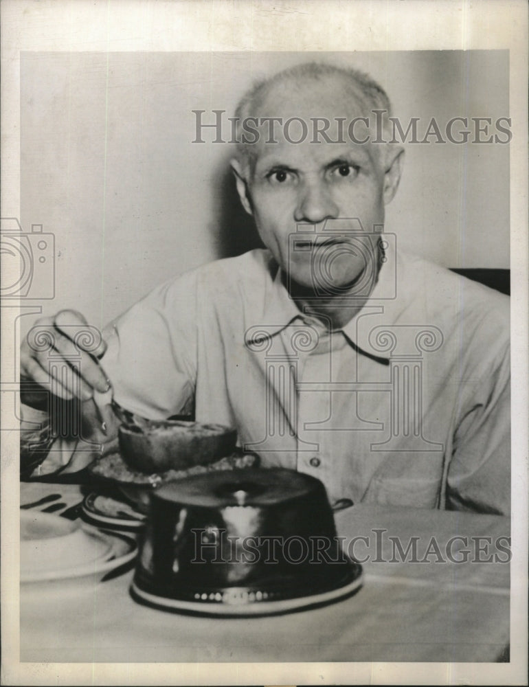 1944 Press Photo Helmuth C. Stez, wealthy recluse - RSM16503 - Historic Images