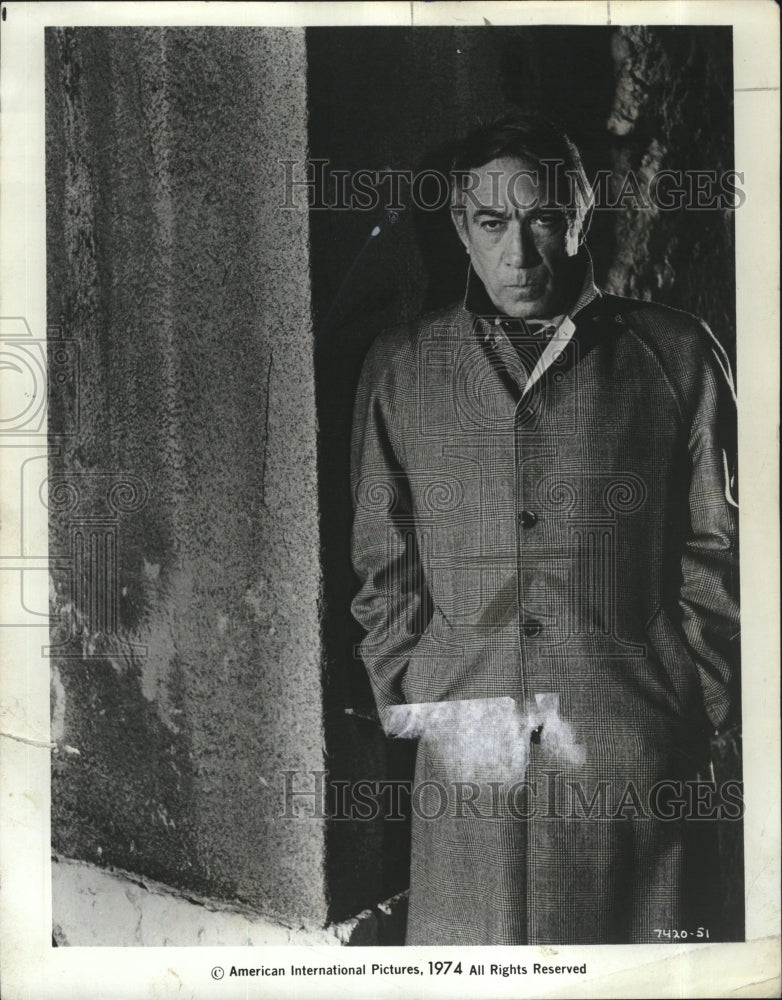 1974 Press Photo Steve Ventura Anthony Quinn The Destructors - RSM16537 - Historic Images