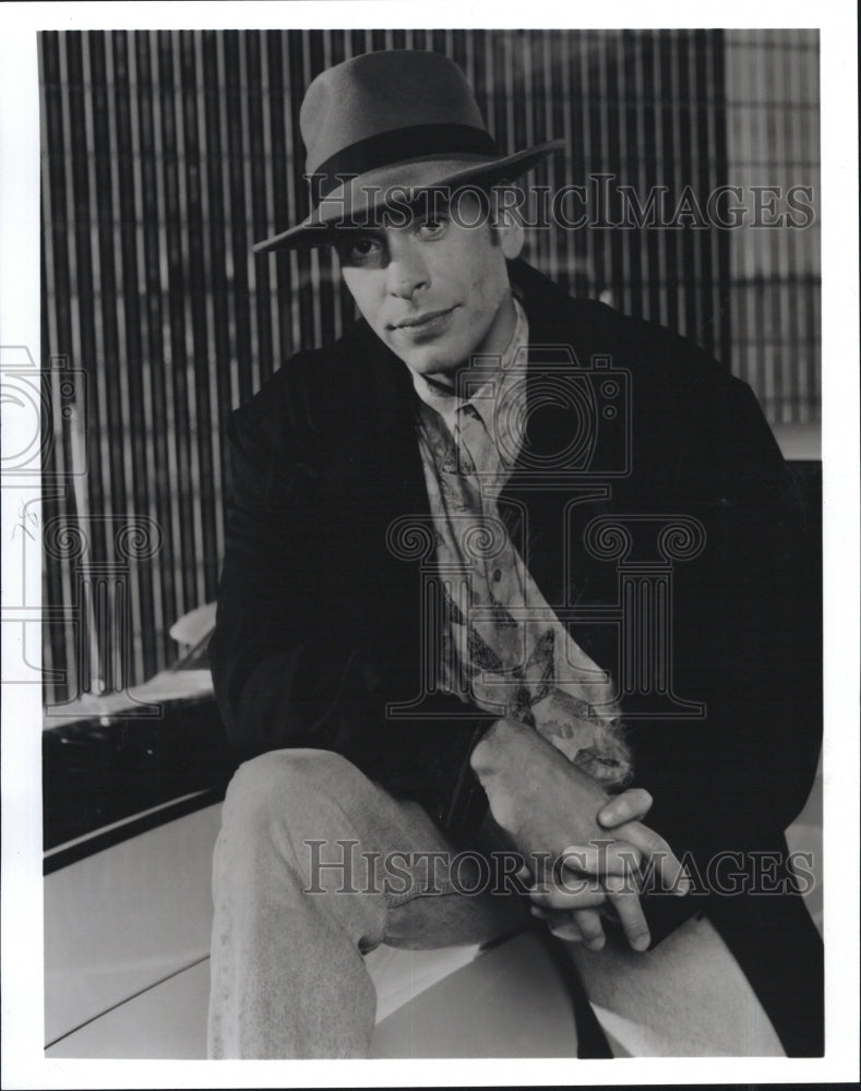 1992 Press Photo Nestor Serrano &quot;The Hat Squad&quot; - RSM16613 - Historic Images