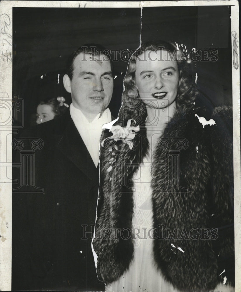 1944 Press Photo Polly Cotter, her escort Charles Curran - RSM16691 - Historic Images