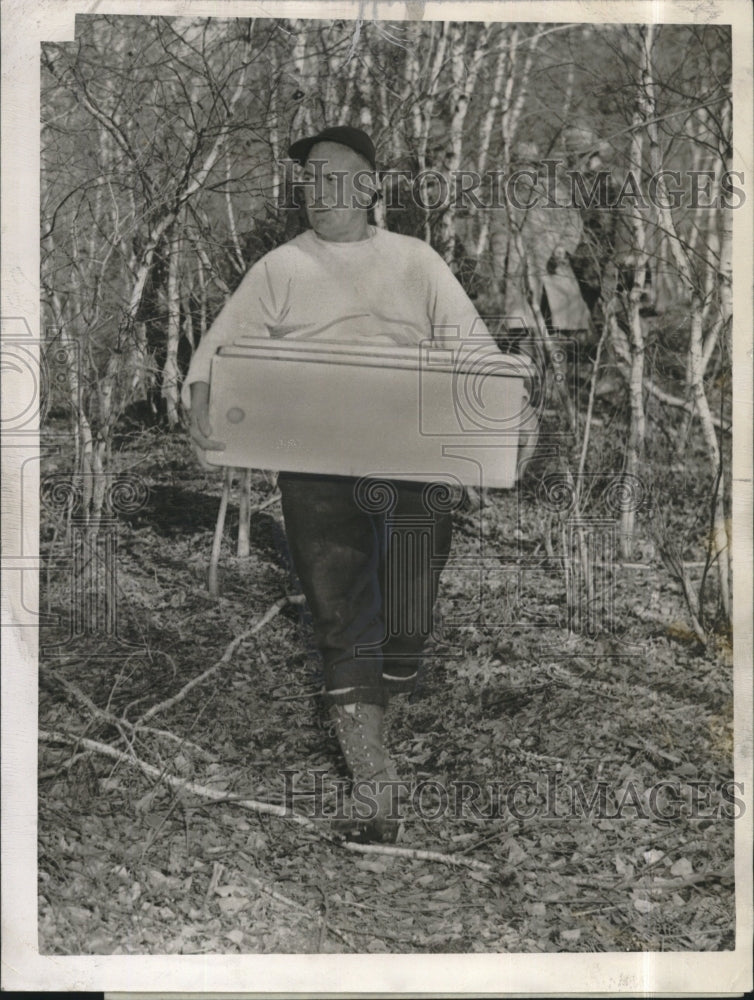 1948 Press Photo William Withers, Undertaker Assistant, Murder Case - RSM16749 - Historic Images