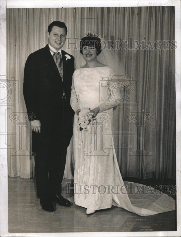 1965 Press Photo Frances Cardillo and Stephen Witkun Wed in St Clements Church - Historic Images