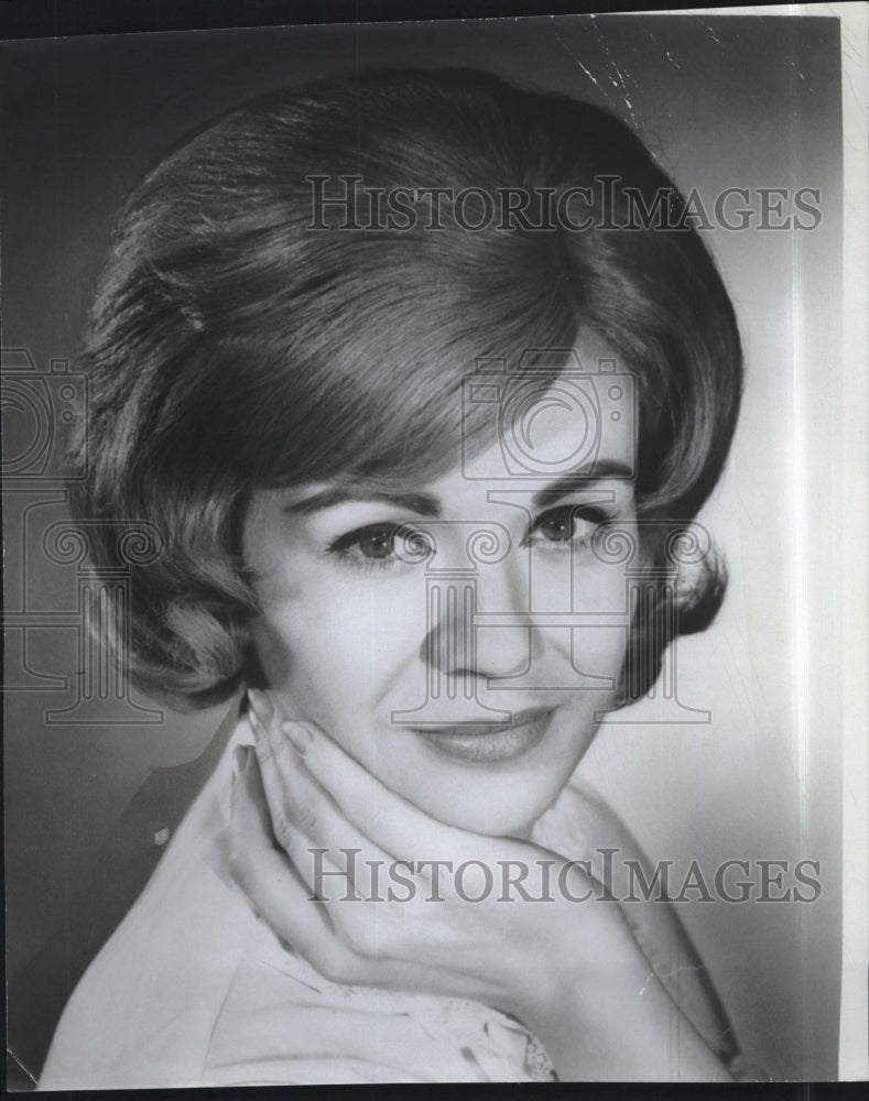 1964 Press Photo Actress Maggie Worth In &quot;America Be Seated&quot; - RSM16859 - Historic Images