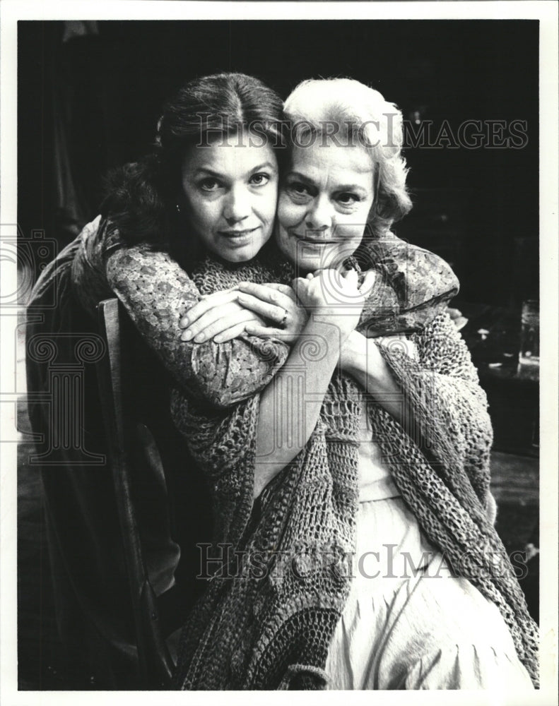 1978 American Actress Lisa Worth (right). - Historic Images