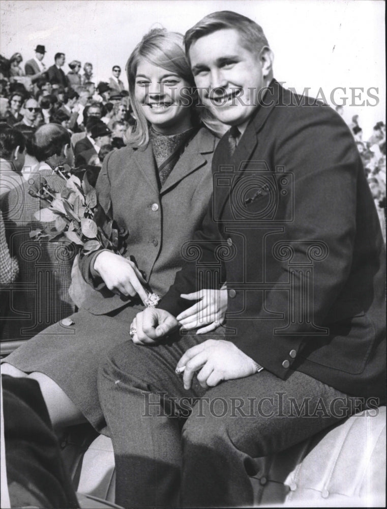 1967 Press Photo Beck Witherell Home Coming Queen at Tufts University w/ her - Historic Images