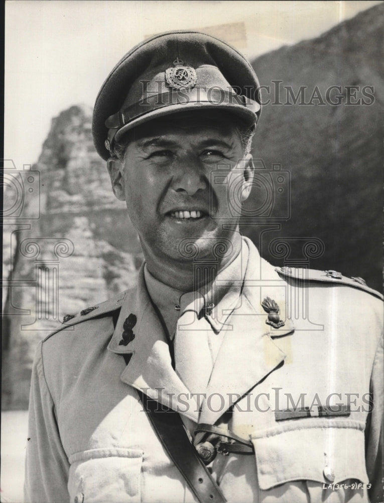 1963 Press Photo Anthony Quayle as Col.Brighton in &quot;Lawrence of Arabia&quot;. - Historic Images