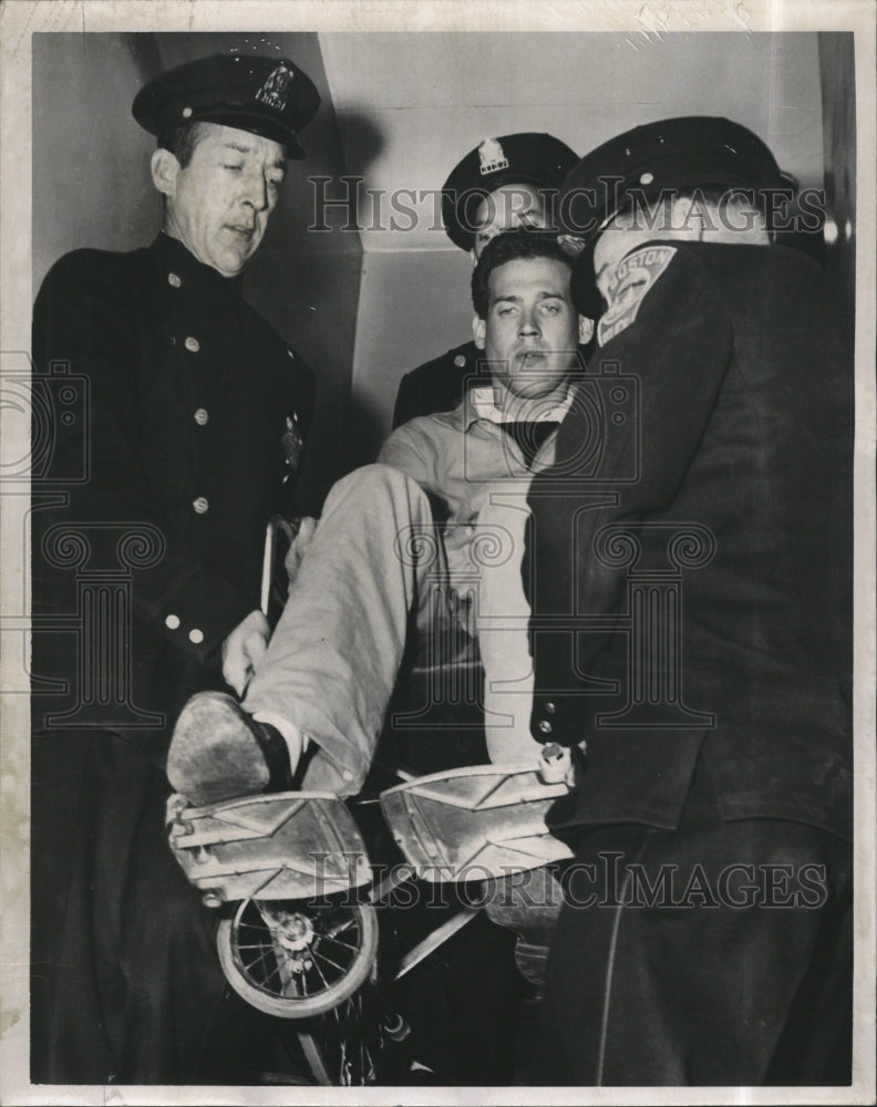 1961 Press Photo Legally blind wheelchair cripple William Seward w/ police - Historic Images