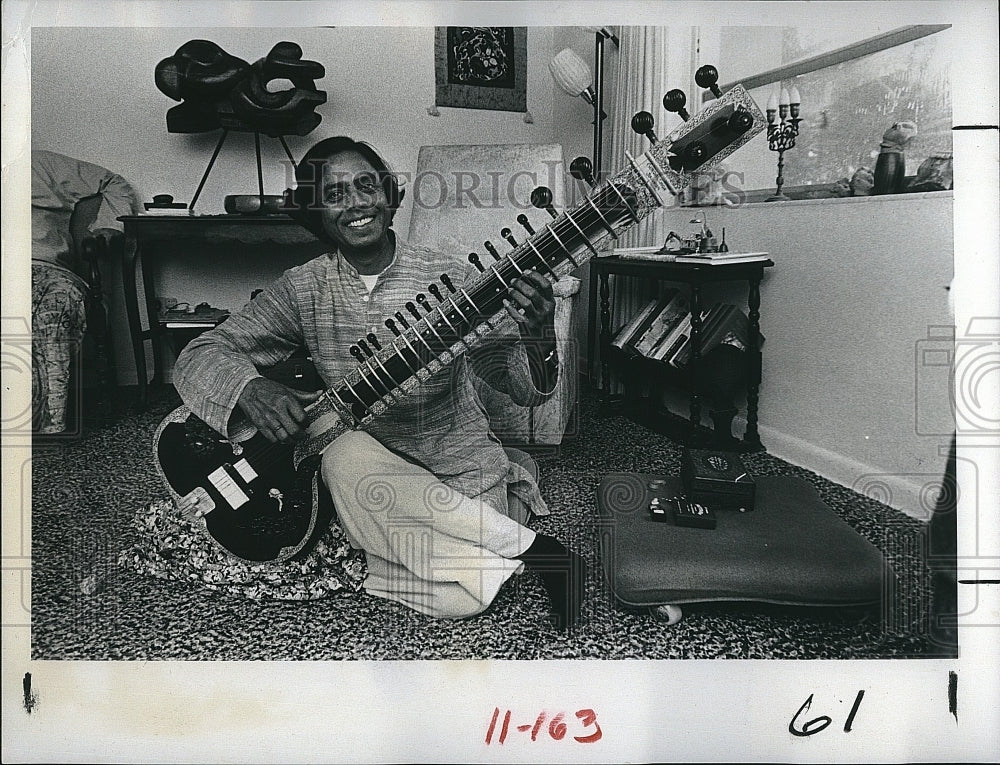 1980 sitar musician Roop Verma - Historic Images