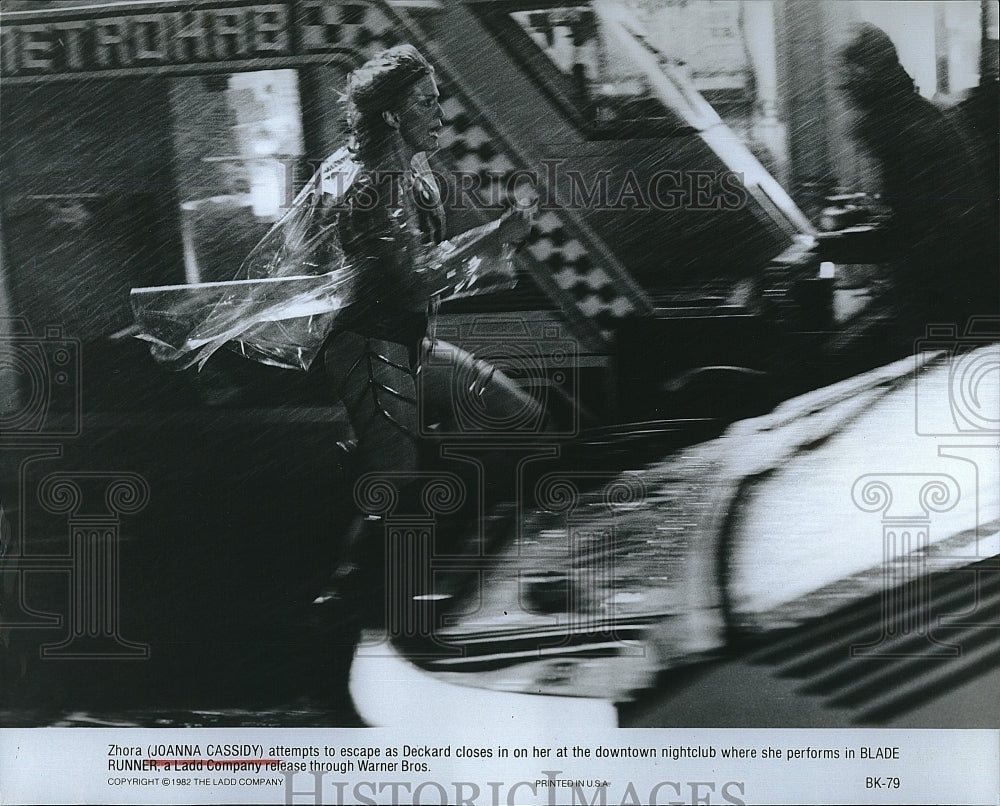 1982 Joanna Cassidy in scene from "Blade Runner" - Historic Images