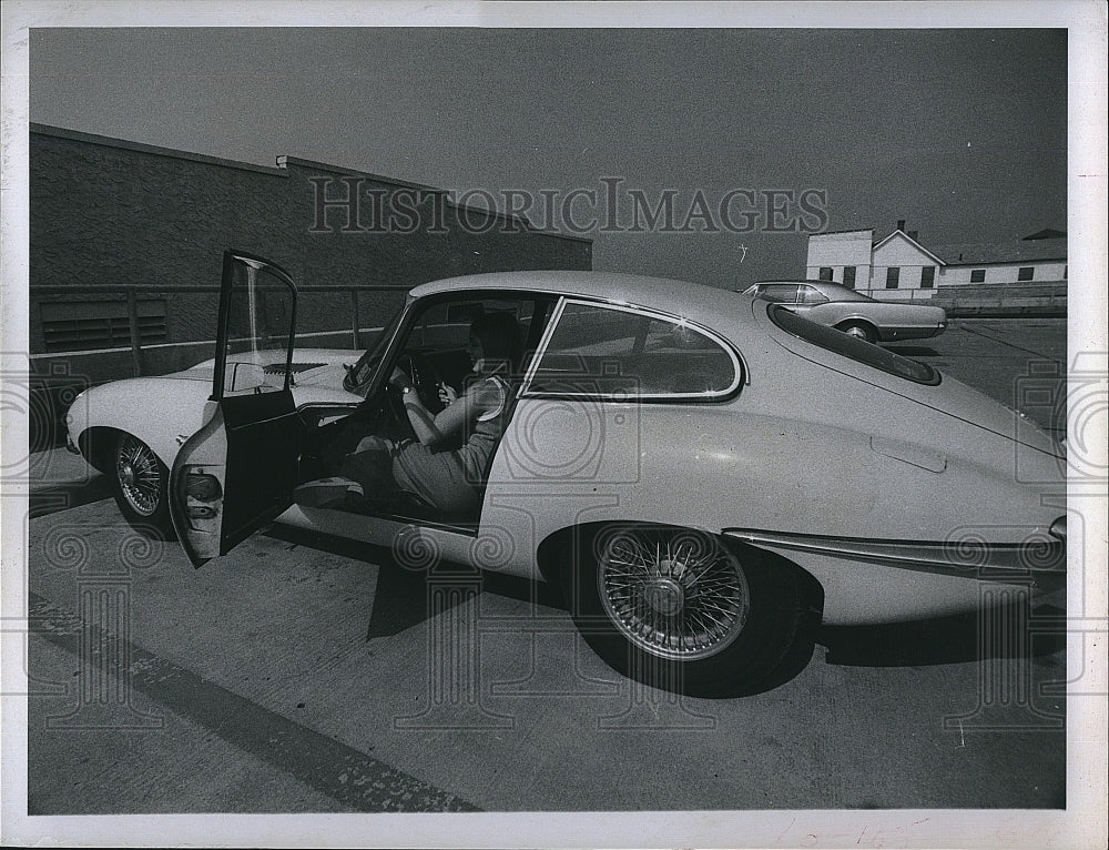 1970 Press Photo Mary Ouellette getting out of car wearing maxi dress - Historic Images