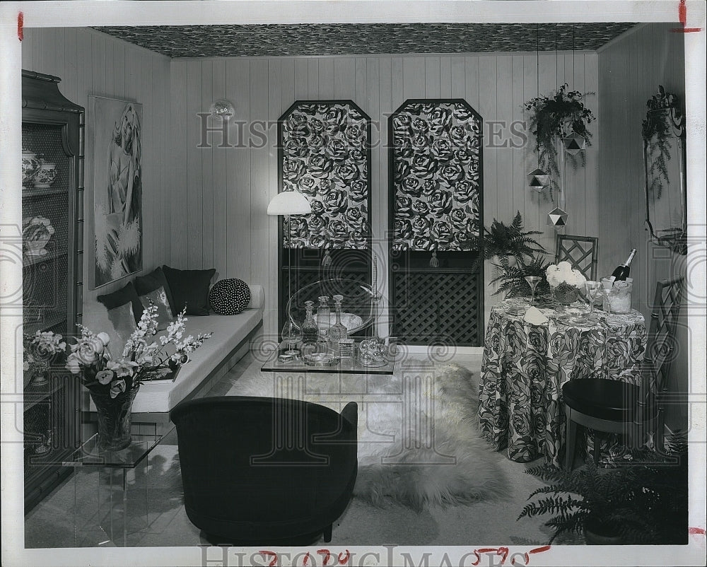 1967 Press Photo room designed by Robert Houseman, editor of Modern Bride - Historic Images