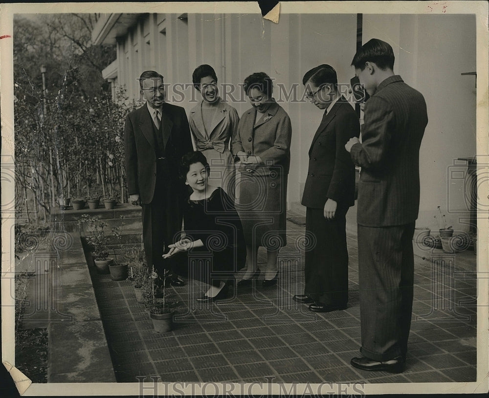 1959 Press Photo Japanese Crown Prince Akihito, wife Michiko &amp; family - Historic Images