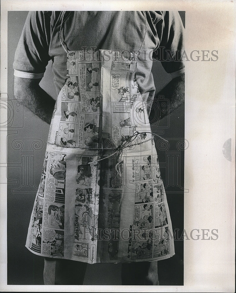 1976 Press Photo Work apron fashions on a model - RSM17717 - Historic Images
