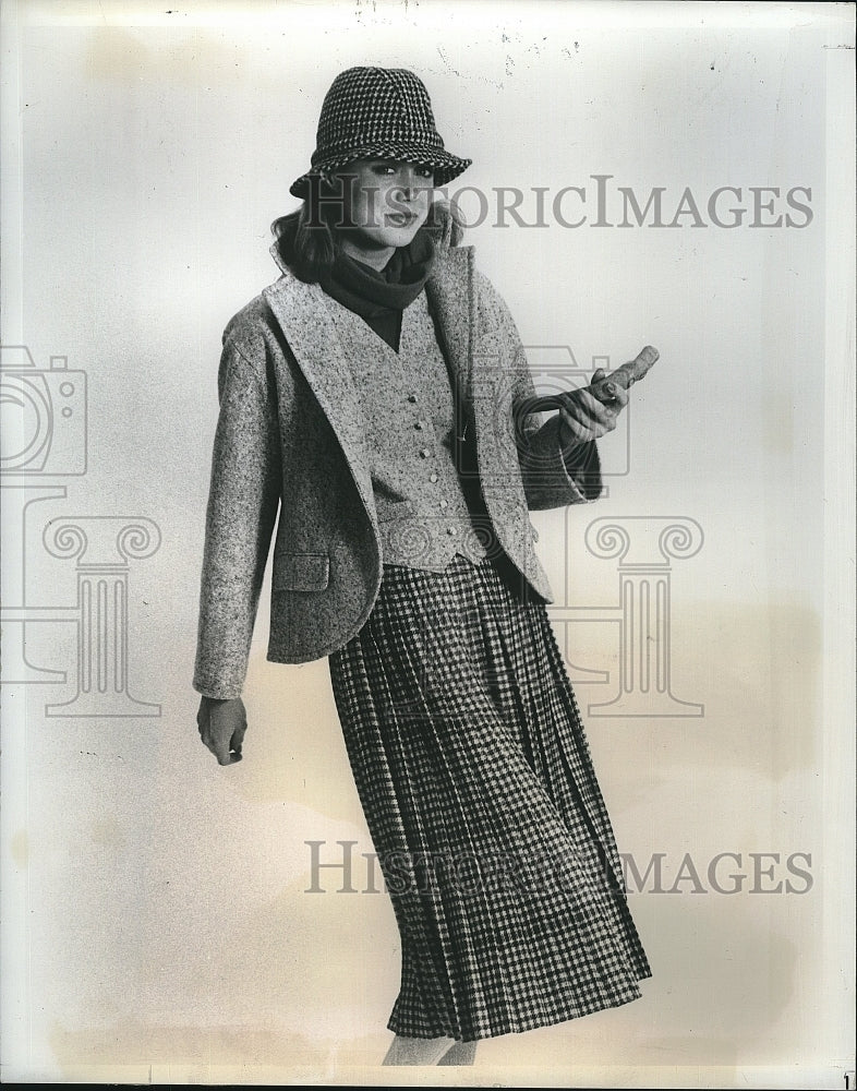 1979 Press Photo Tailored suit fashions by Bonnie Cashin on a model - RSM17851 - Historic Images