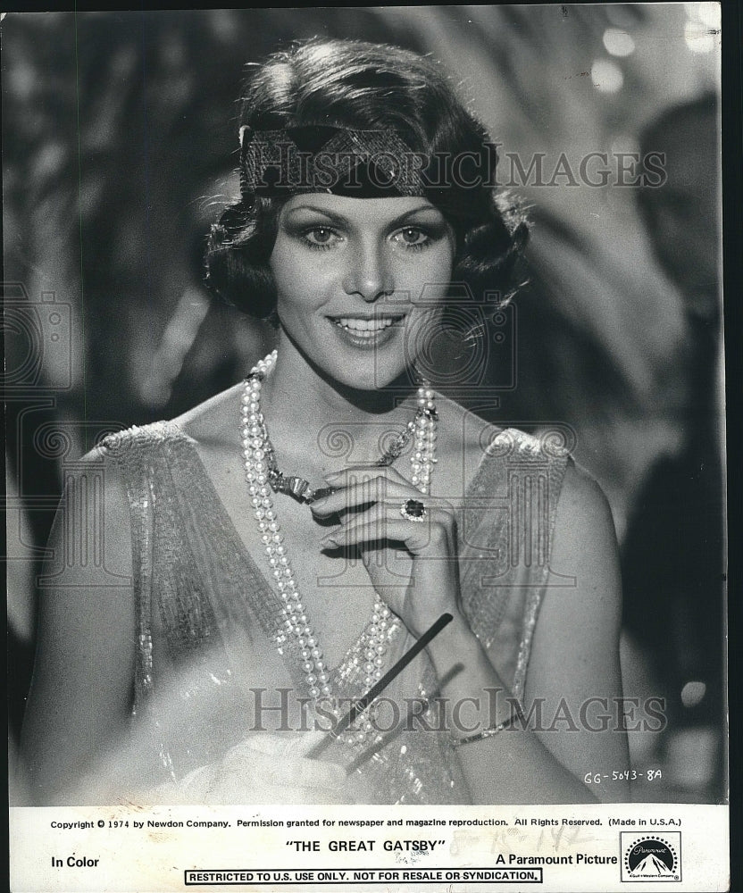 1974 Actress Lois Chiles stars in "The Great Gatsbyr" - Historic Images