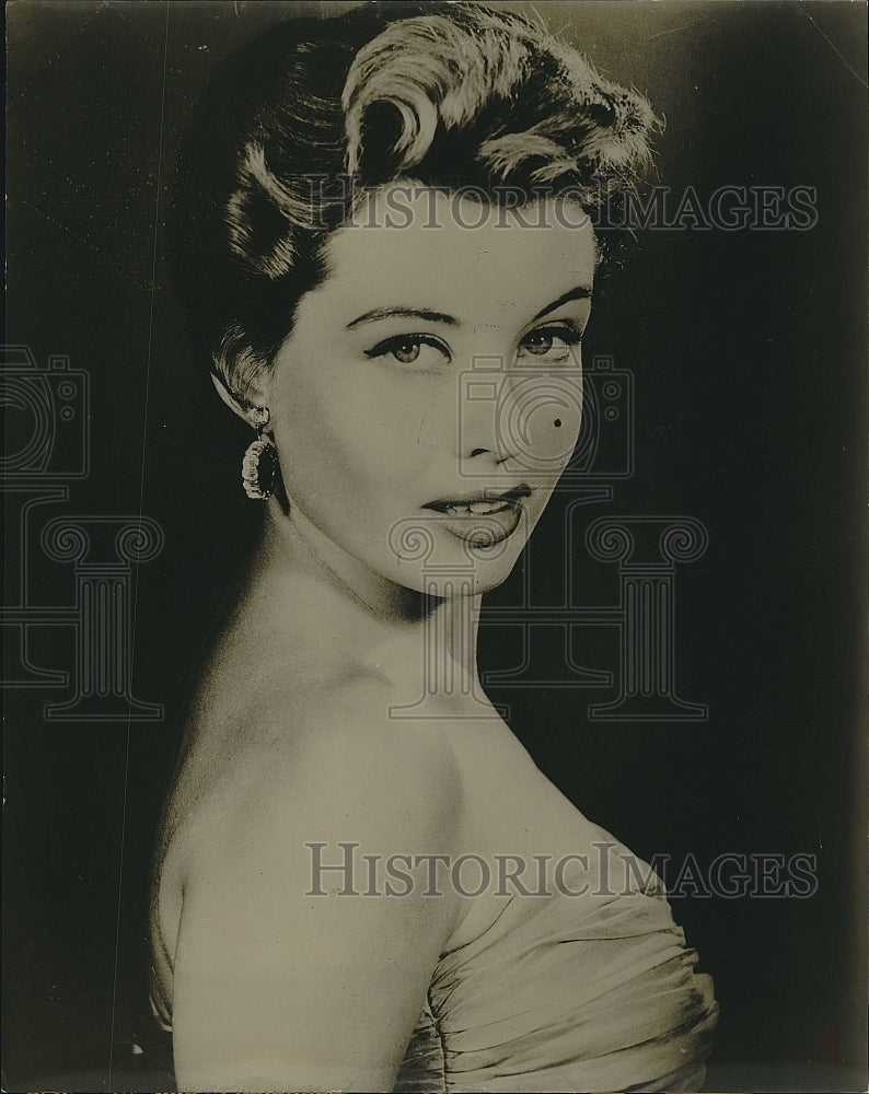 1963 Press Photo  Actress Gloria De Haven with Univedrsal Pictures Company - Historic Images