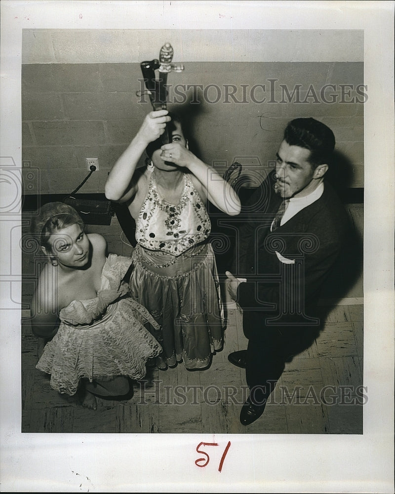 1964 Press Photo The Lawrence Tierman familyin Clearwater, Fla operetta - Historic Images