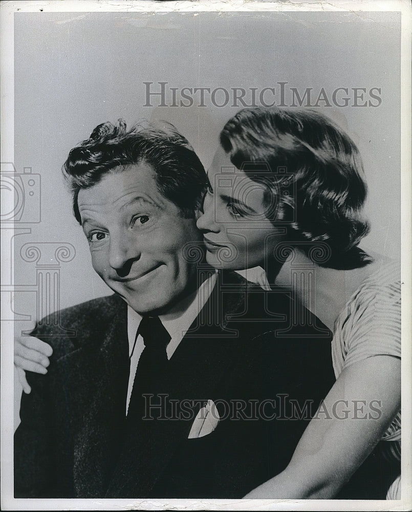 1974 Press Photo  Danny Kaye stars  in &quot;Knock on Wood&quot; - Historic Images