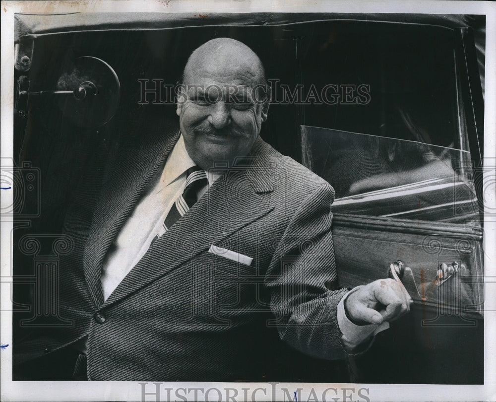 1974 Press Photo Actor Jackie Coogan at the Drake Hotel - Historic Images