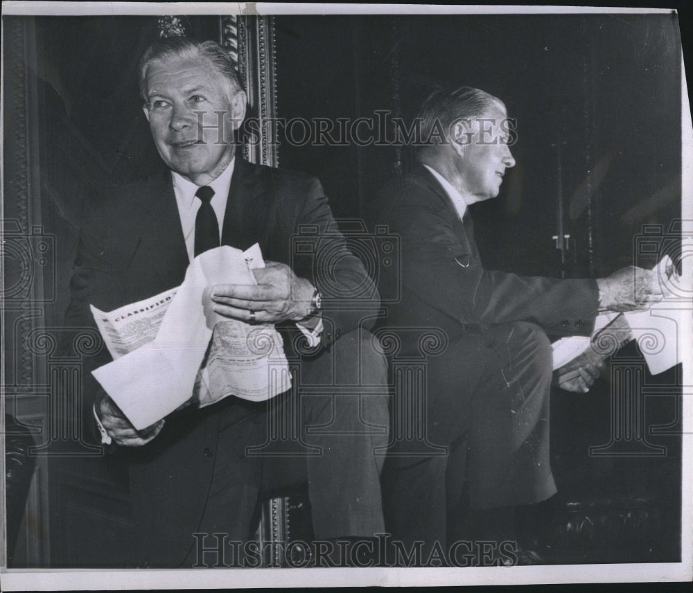 1965 Press Photo Sen. George Murphy of Calif.posed in his Capitol Office. - Historic Images