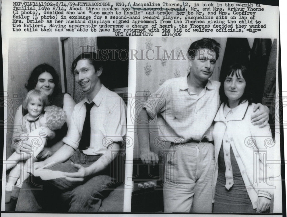 1969 Press Photo Jacqueline Thorne Age 2 Traded by Parents for Record Player - Historic Images