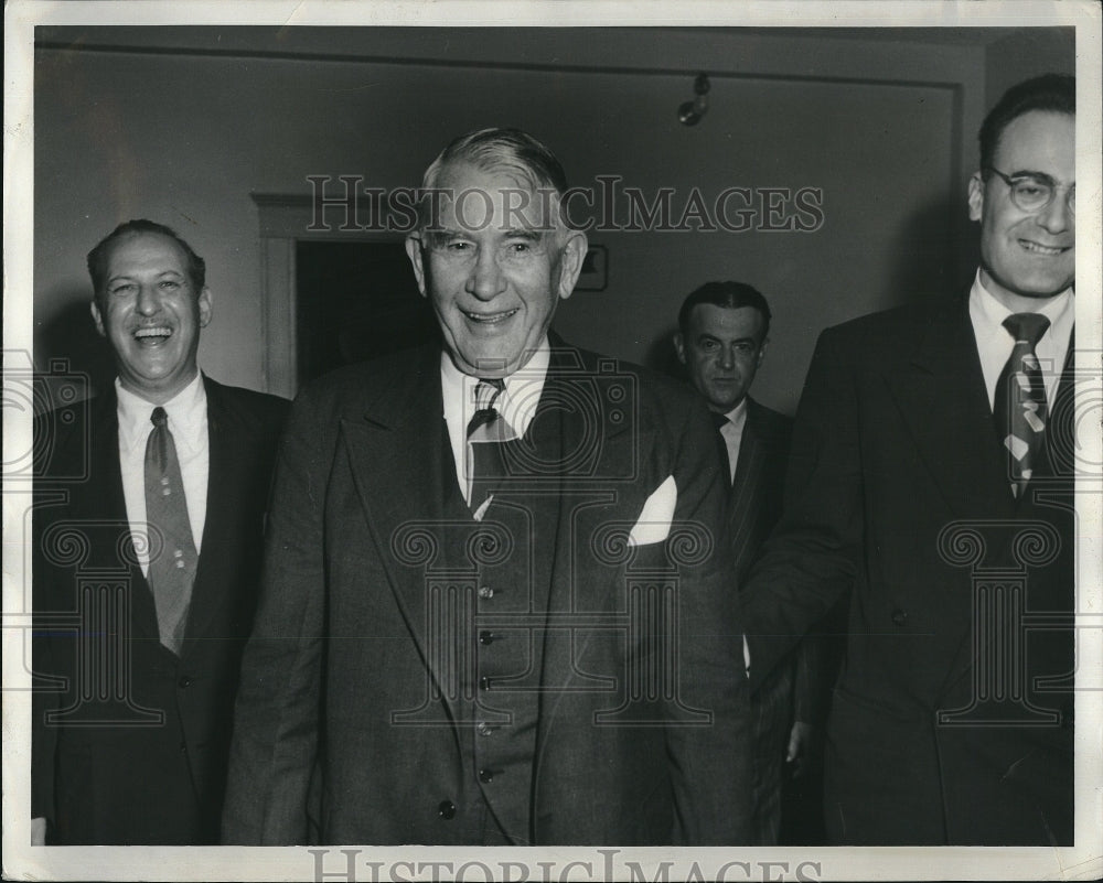 1952 Press Photo Vlep Barkely N Shore Visit - Historic Images