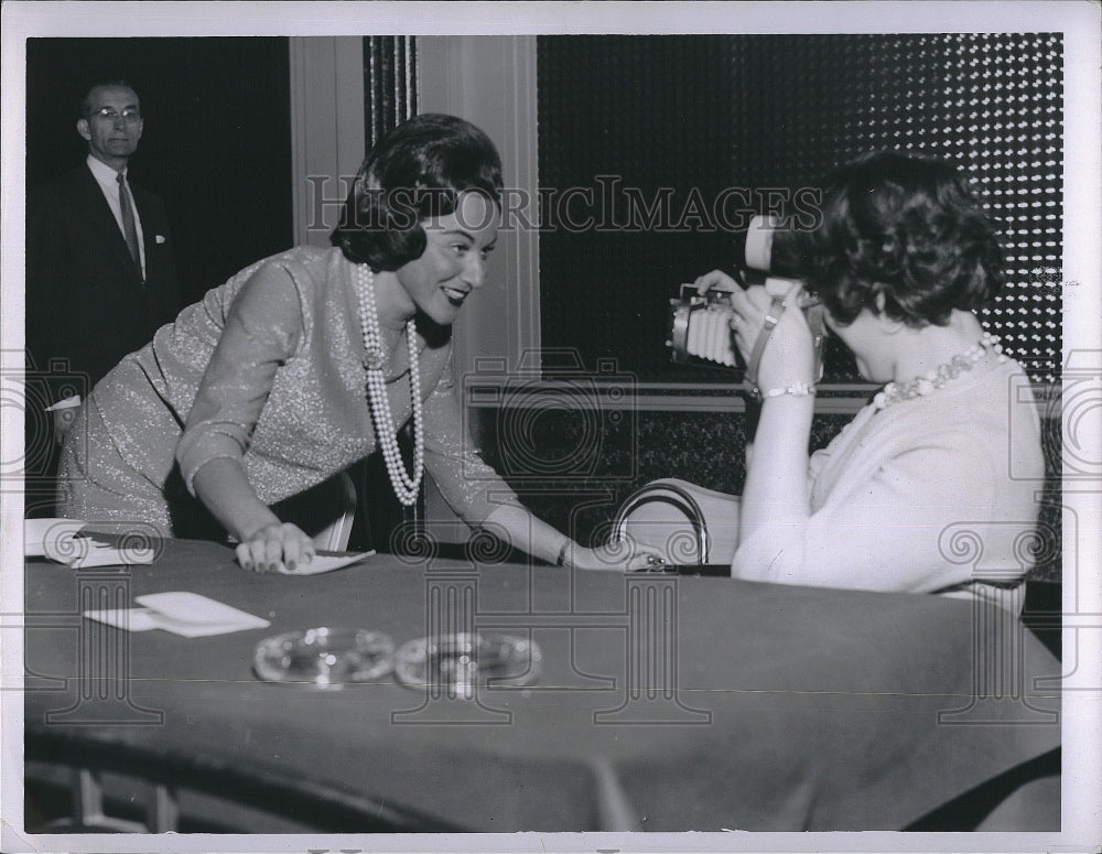 1963 Press Photo  Columnist Abigail Van Buren &quot;Dear Abby&quot; - Historic Images