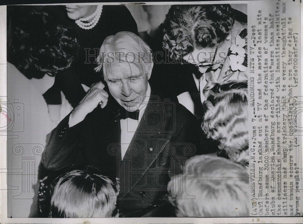 Press Photo Carl Sandburg Poet Author Lincoln Biographer speaks out against TV - Historic Images