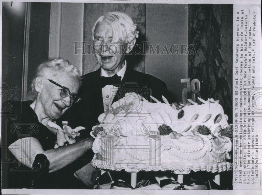 1963 Press Photo Poet Author Lincoln Biographer Carl Sandburg 85th Birthday - Historic Images