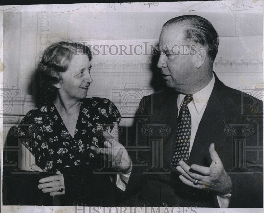 1949 Press Photo Columnist Westbrook Pegler, Mrs. Helen Kulesha - Historic Images