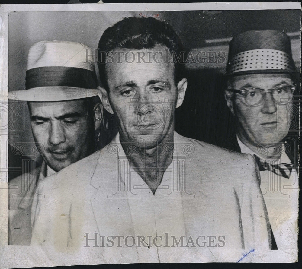 1955 Press Photo Elmer "Trigger" Burke questioned murder Edward Walsh & 5others - Historic Images