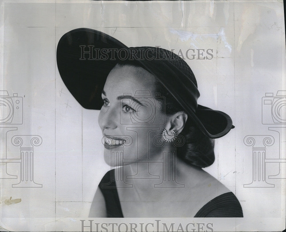 1957 Press Photo TV Star and former Miss America, Bess Myerson - Historic Images