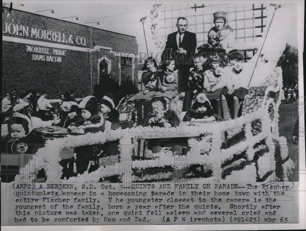 1965 Press Photo Fletcher Quinuplets at homecoming Parade - Historic Images