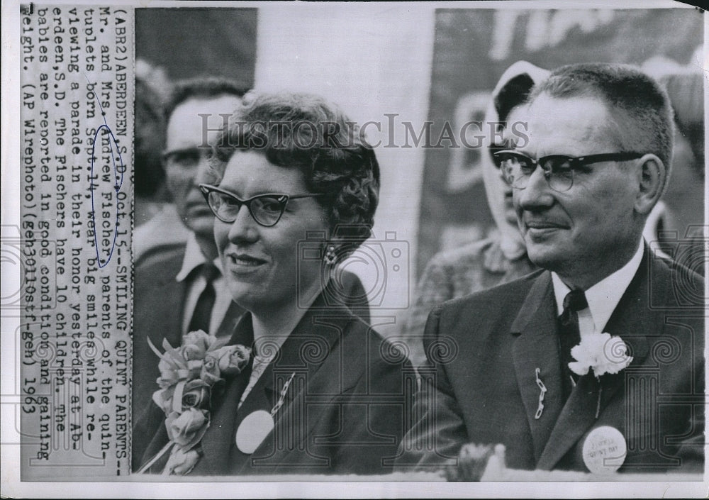 1963 Press Photo Mr & Mrs Andrew Fischer Parents Of Quintuplets Attend Parade - Historic Images