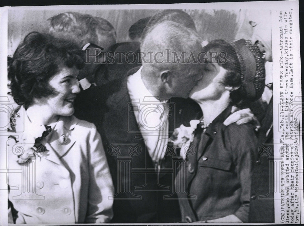 1962 Press Photo Astronaut John Glenn, with wife & daughter - Historic Images