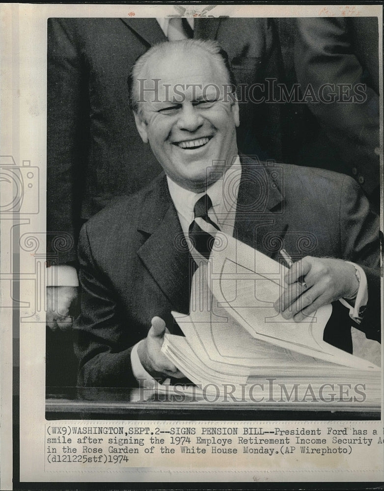 1974 Press Photo   President Gerald Ford in the Rose Garden - Historic Images