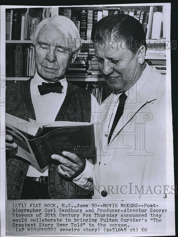 1960 Press Photo Poet, Carl Sandburg &amp; producer George Stevens - Historic Images