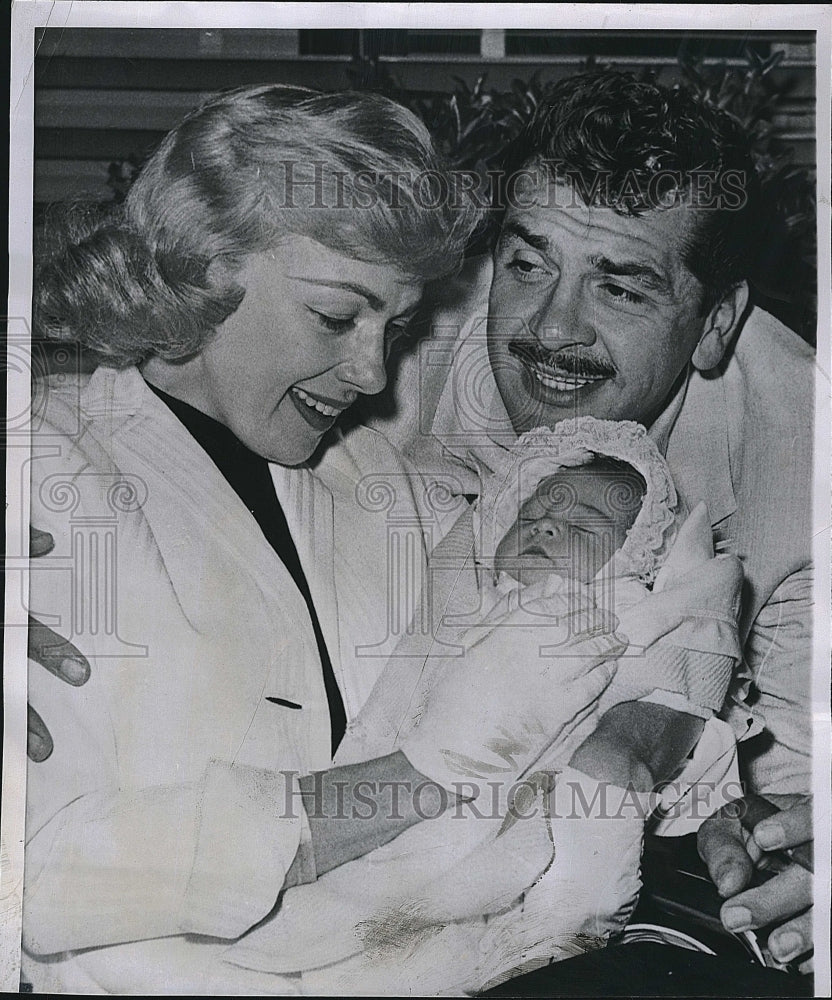 1959 Press Photo Comedians Edie Adams & Ernie Kovacs & New Baby - Historic Images