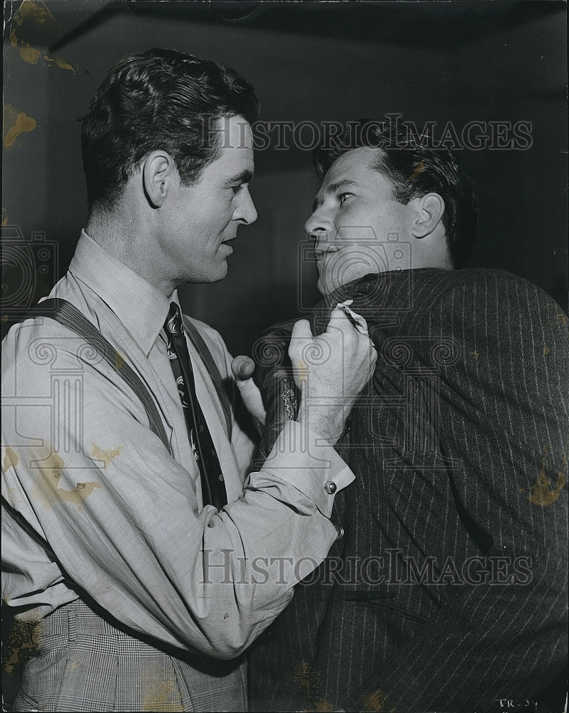 1951 Press Photo Actor Robert Ryan &amp; Brett King in &quot;The Racket&quot; - Historic Images