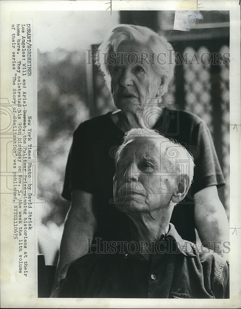 1977 Press Photo Will &amp; Ariel Durnat Pulitzer Prize winning historians at home - Historic Images