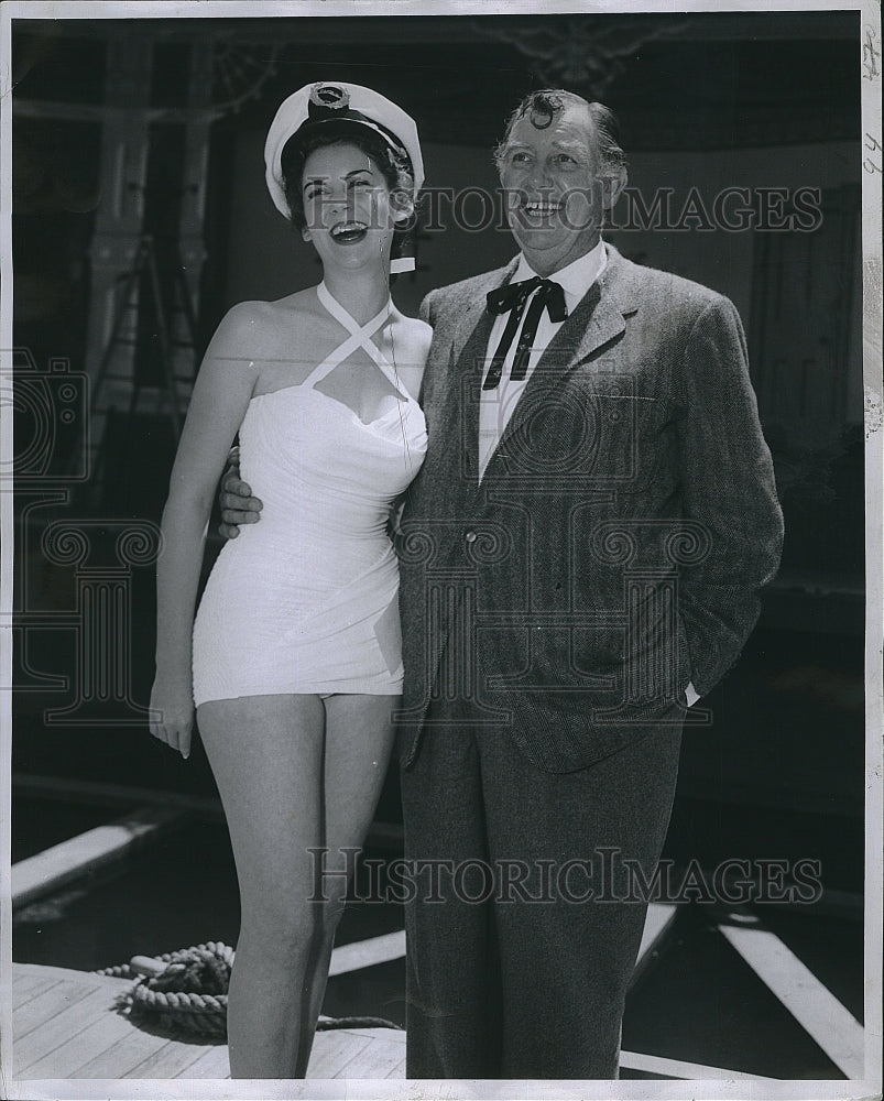 1957 Press Photo Bonnie Jo Marquis w/ Andy Devine star of &quot;Show Boat&quot; - Historic Images