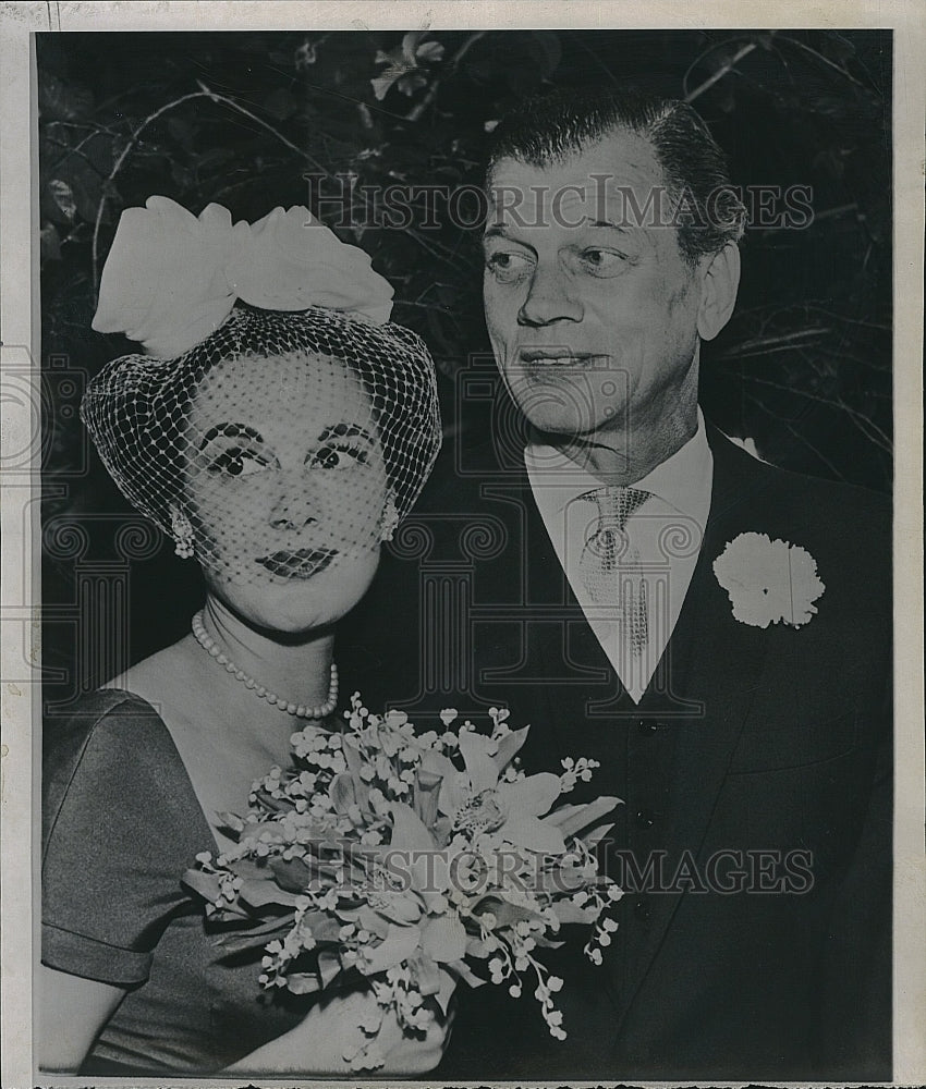 1960 Press Photo Joseph Cotten Actor movie star and wife - Historic Images