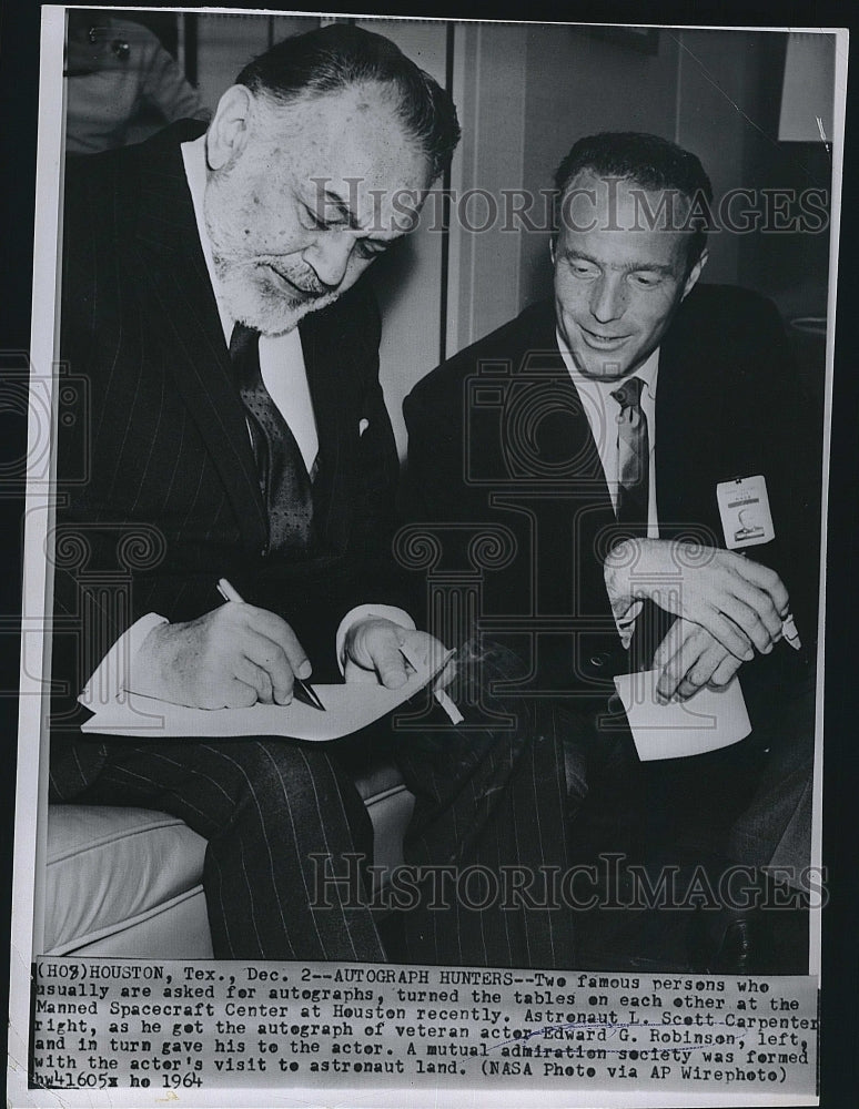 1964 Press Photo Edward G. Robinson Astronaut L. Scott Carpenter - Historic Images