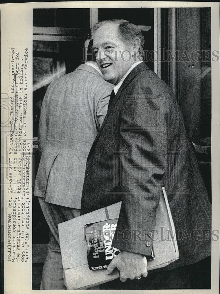 1974 Press Photo E. Howard Hunt Convicted Conspirator at court - Historic Images