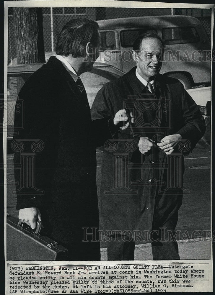 1973 Press Photo Watergate Defendant E. Howard Hunt Jr. Attorney William O. - Historic Images