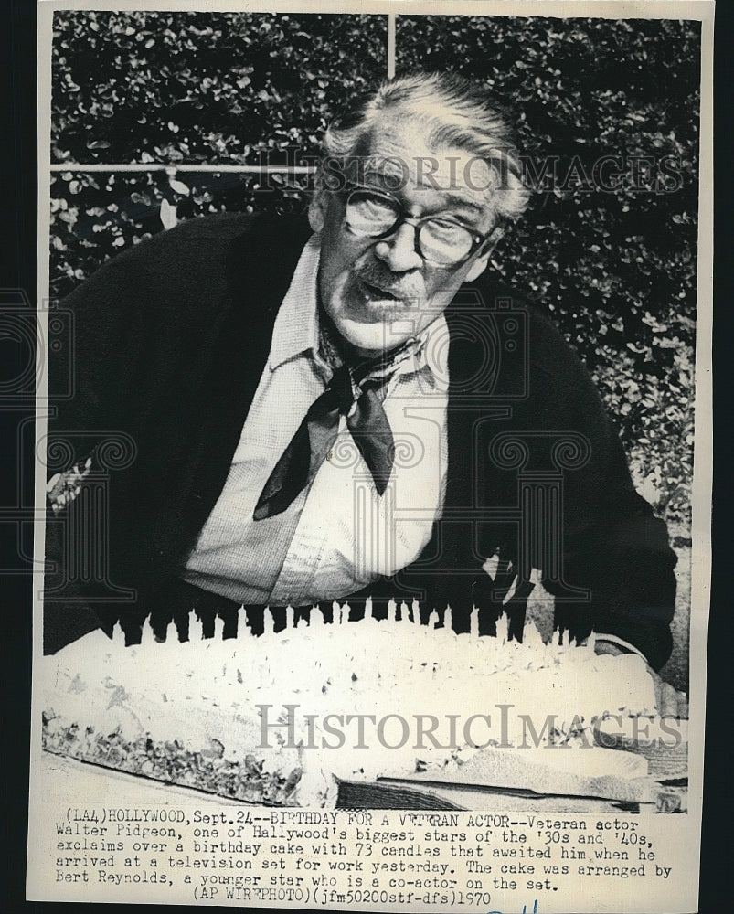 1970 Press PhotoActor Walter Pidgeon &amp; his 73rd birthday cake - Historic Images