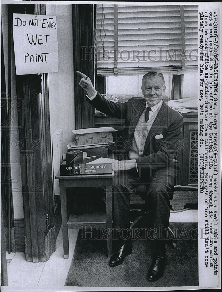 1965 Press Photo Senator George Murphy Working In Office - Historic Images