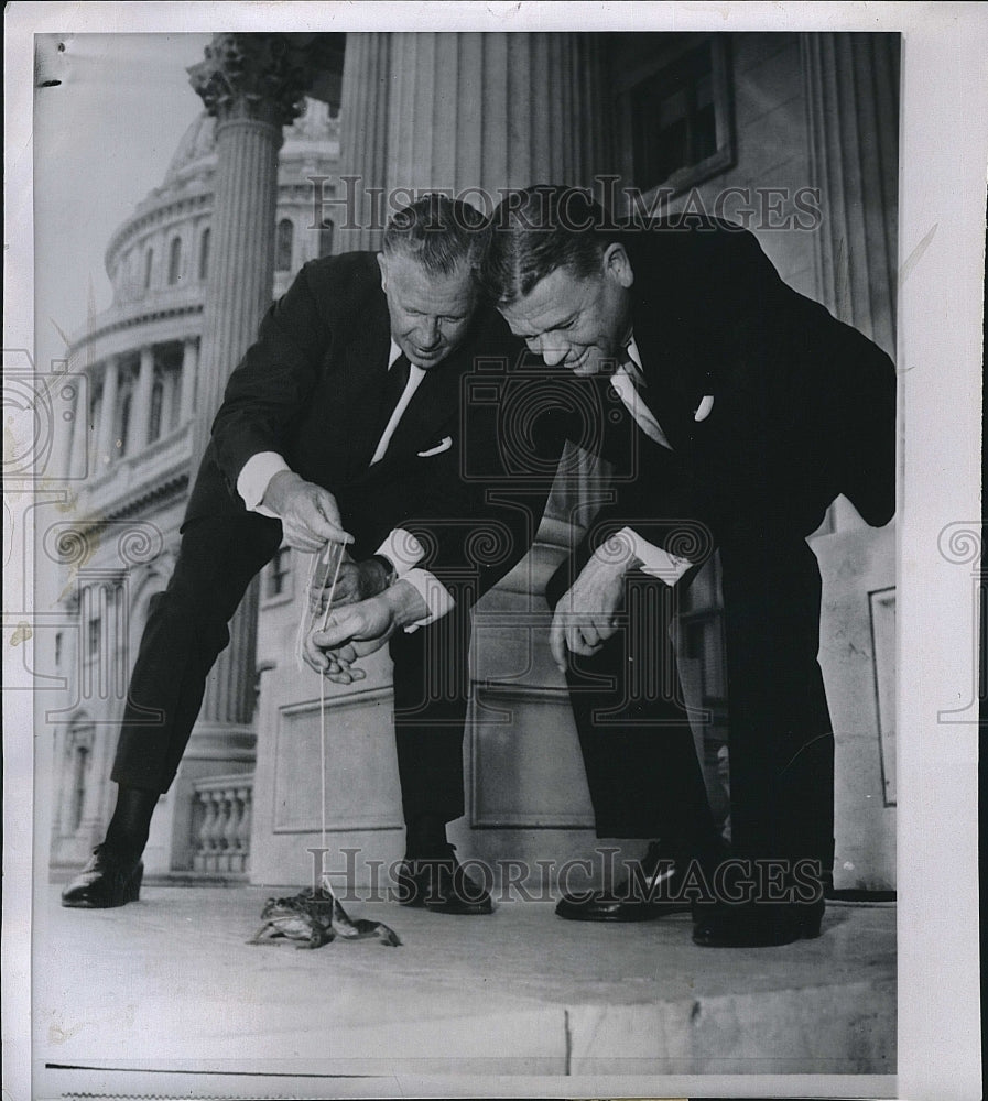 1965 Press Photo Senators George Murphy &amp; Thurston Martin At Capitol Steps - Historic Images